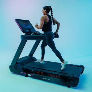 STAR TRAC FREERUNNER 10TRx TREADMILL